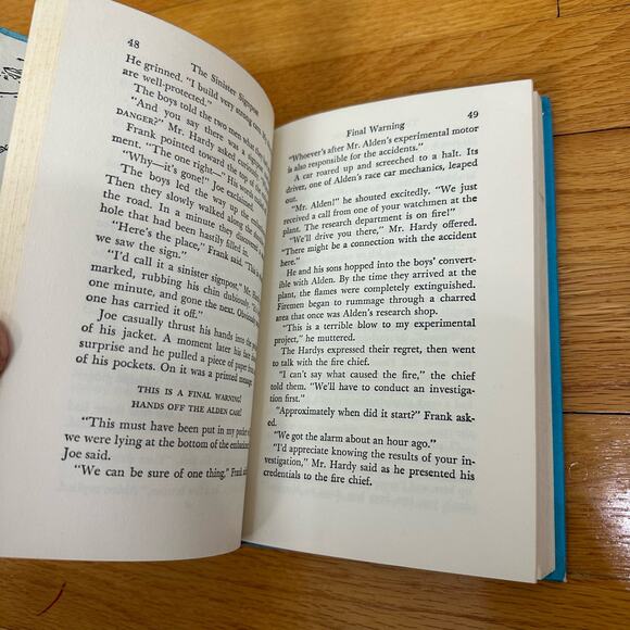 The Hardy Boys 15 The Sinister Signpost by Franklin W. Dixon Book 1968 - Picture 8 of 11